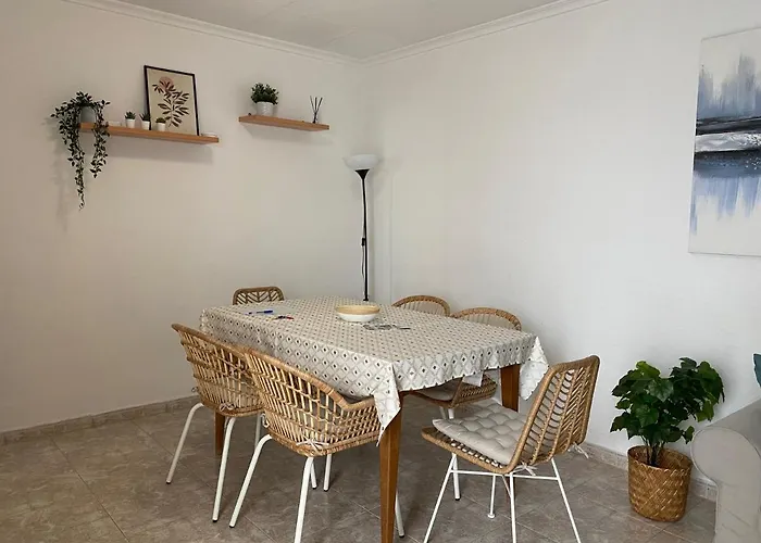 Cozy Apartment In Centre Of Alicante Near Plaza De Toros